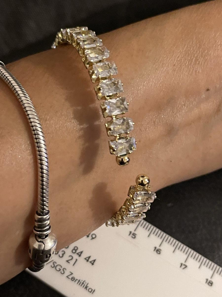 Armbänder & -reifen: Bracelet doré avec strass comme neuf  – Neu (gemäss Beschreibung) aus Kloten von Vermicelles 1
