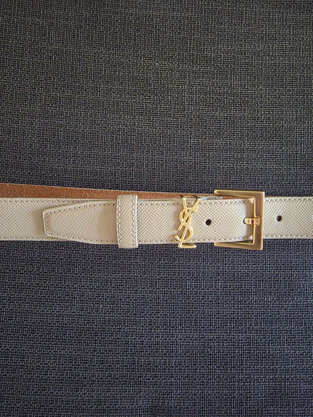 Saint Laurent Cinture: YSL Gürtel in beige aus Leder – Nuovo (secondo la descrizione) da Zürich venduto da suz_b25w 1