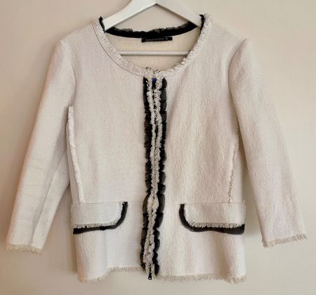 Jacke, Gr. 38, in Eierschale/Weiss-Schwarz