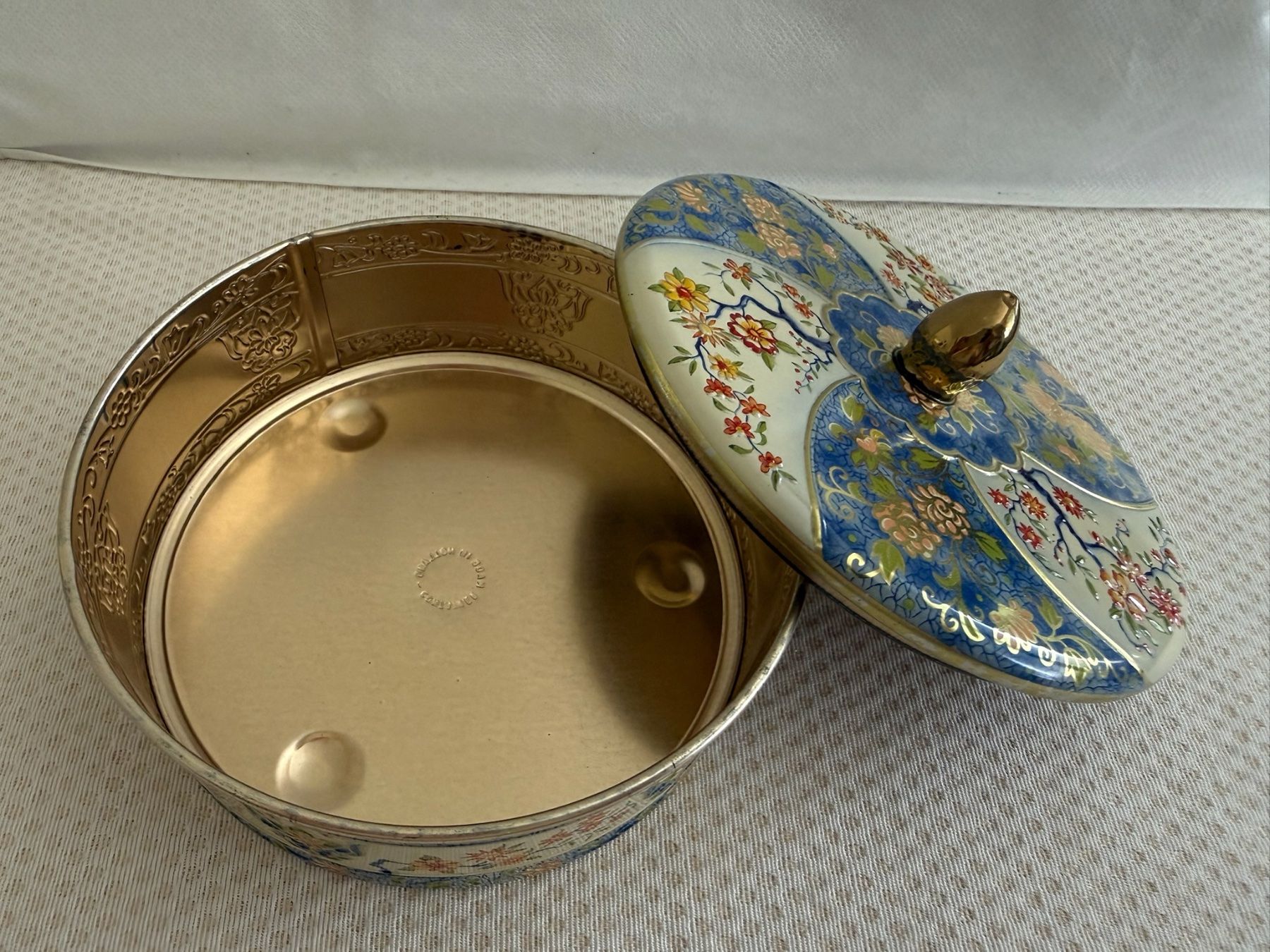 Contenitori & Simili: Blechdose - Boîte en métal – Usato da Sion venduto da accroshoes 3