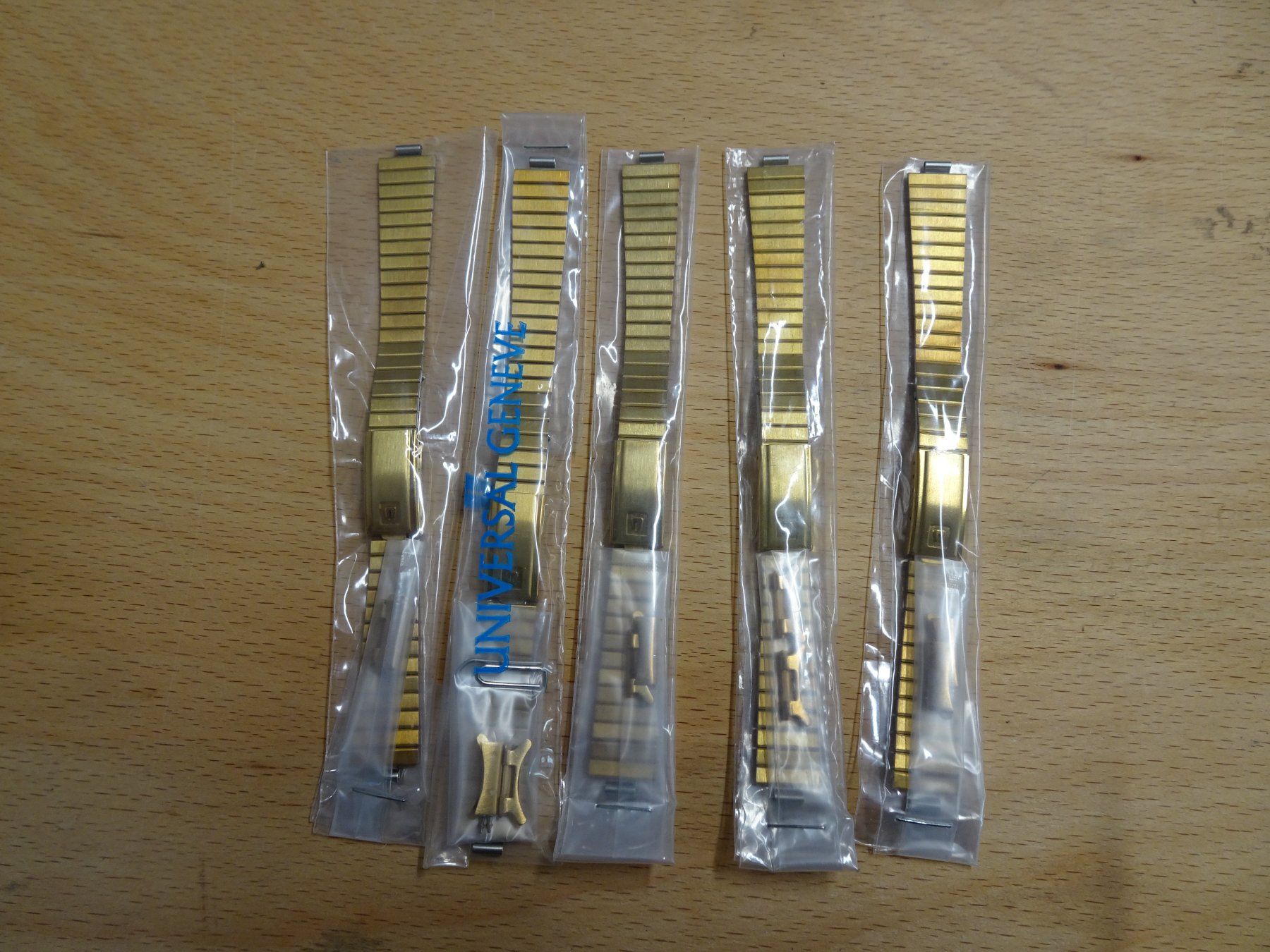 Universal Genève Uhren: Universal Genève Metallband 5 st. – Neu und originalverpackt aus Winterthur von Sintoras01