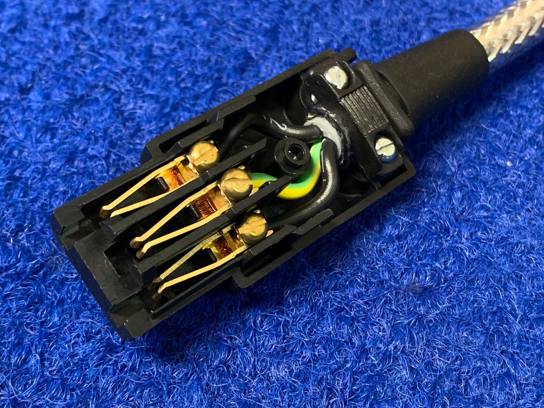 Câbles: Highend Netzkabel mit Schirm – Neuf (Voir description) à Rosshäusern par HighendSolutions 3