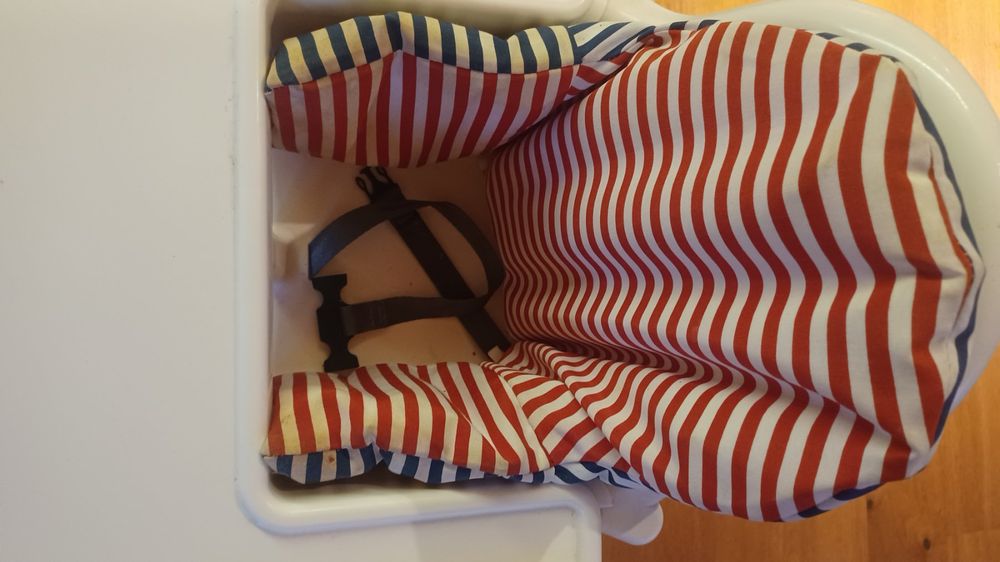Ikea Hochstuhl mit Einsatz und Gurt 2