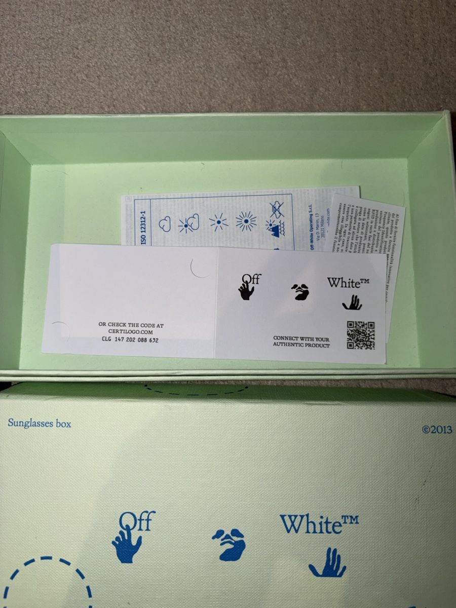 Off-White Occhiali & Lenti: Off-White Arthur Sonnenbrille Schwarz – Usato da Visperterminen venduto da lgresell 1