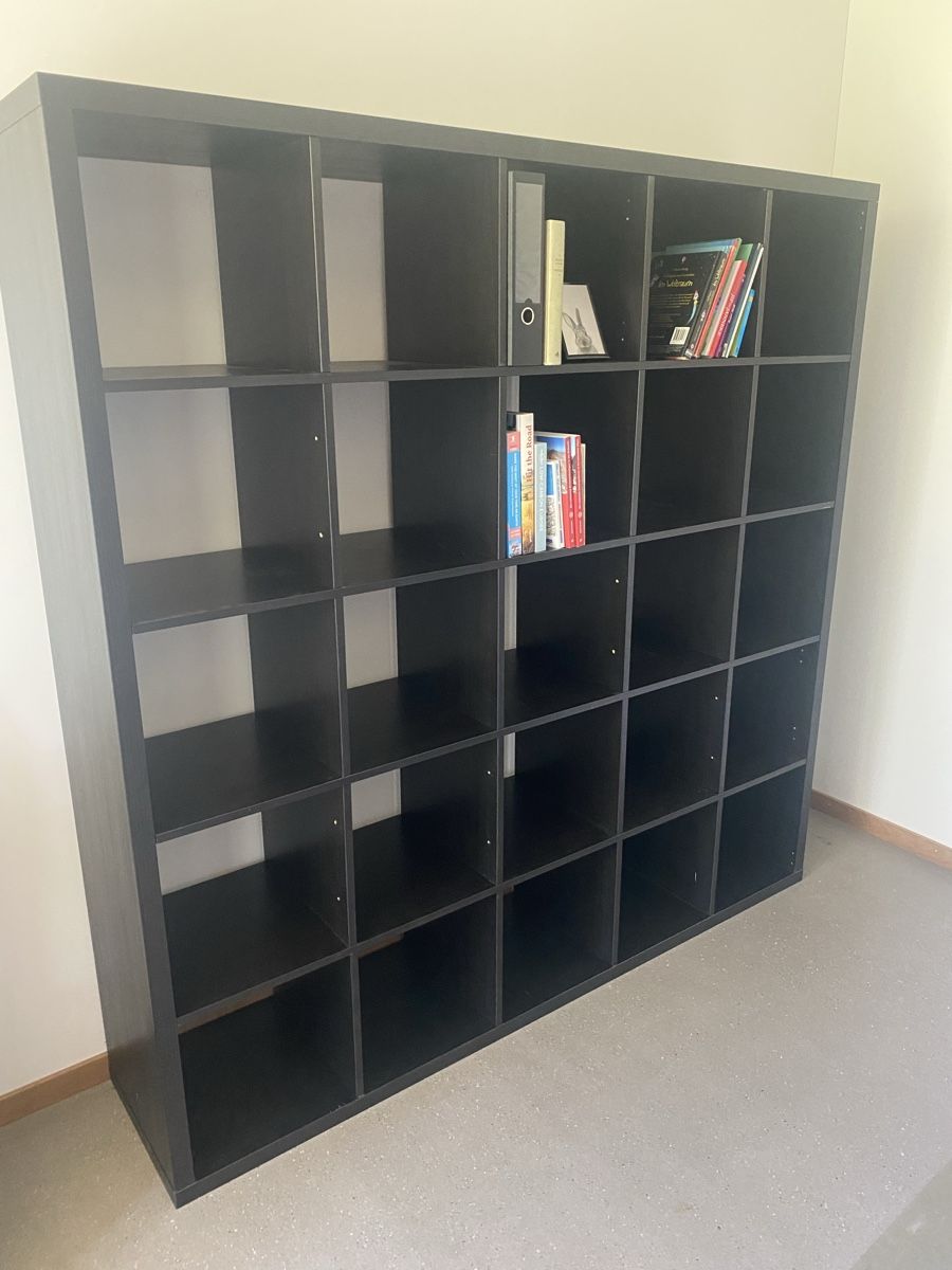 Ikea Étagères: Kallax gross 5x5 – D'occasion à Zürich par giu_qyn7