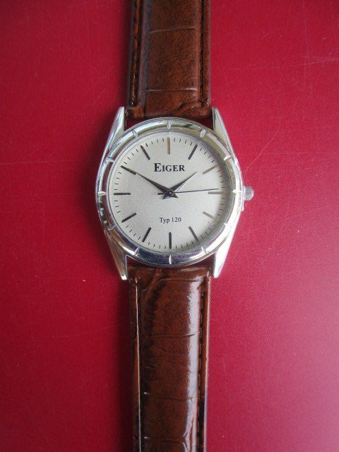 Eiger Uhren: 2 X Armbanduhren "EIGER" SILVER EDITION + Typ 120 - Unisex – Neu und originalverpackt aus Luzern von Horoskop1 2