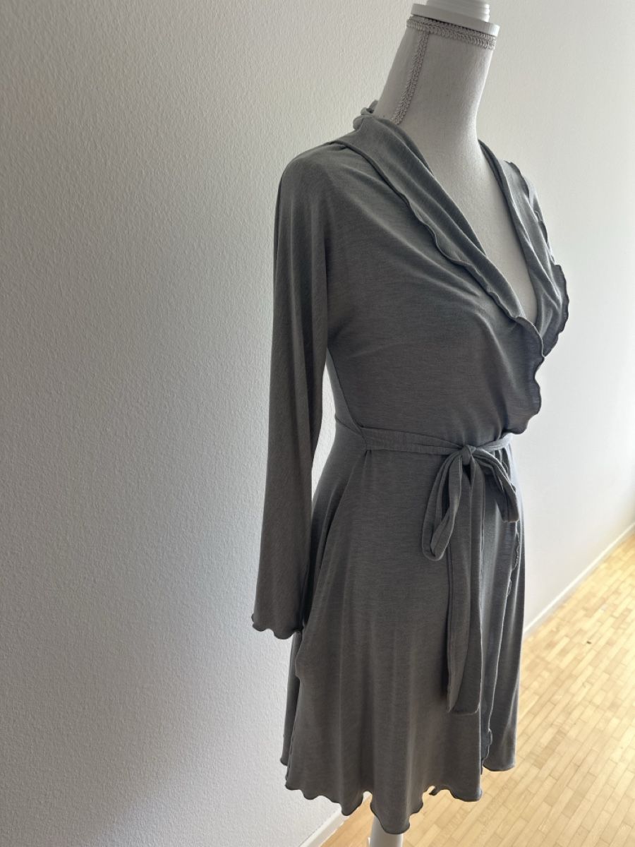Accappatoi: Zimmerli Morgenmantel Gr. S, Grau, Micro Modal - – Nuovo (secondo la descrizione) da Wädenswil venduto da GreenGables 1