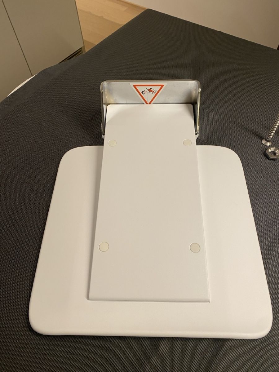 Duschen: HEWI Duschsitz Duschklappsitz bis 150 kg belastbar. – Gebraucht aus Malans GR von SicherKaufen 1