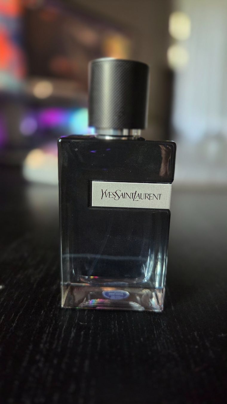 Saint Laurent Profumi & Eau de Toilette: YSL Y Eau de Parfum 100ml ca 85% voll – Usato da Männedorf venduto da Zew_t75c