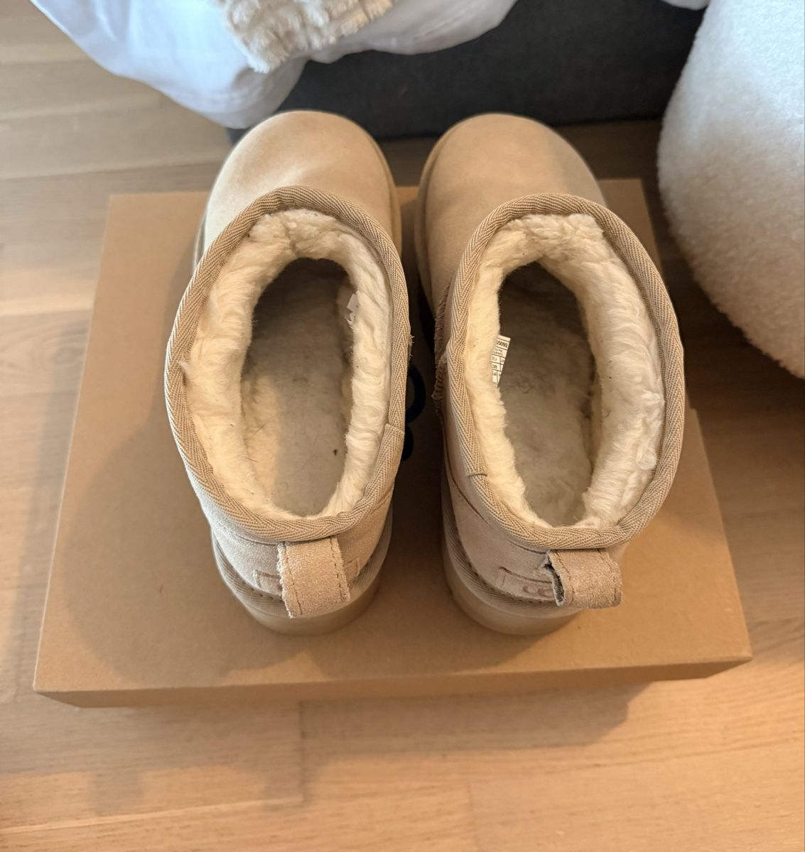 Ugg Scarpe da donna: UGG Classic Ultra Mini Platform Boots – Nuovo (secondo la descrizione) da Däniken SO venduto da tin_9g9h 2
