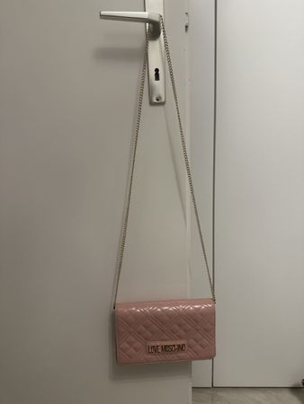 Elegante Love Moschino Umhängetasche in Rosa, Top Zustand