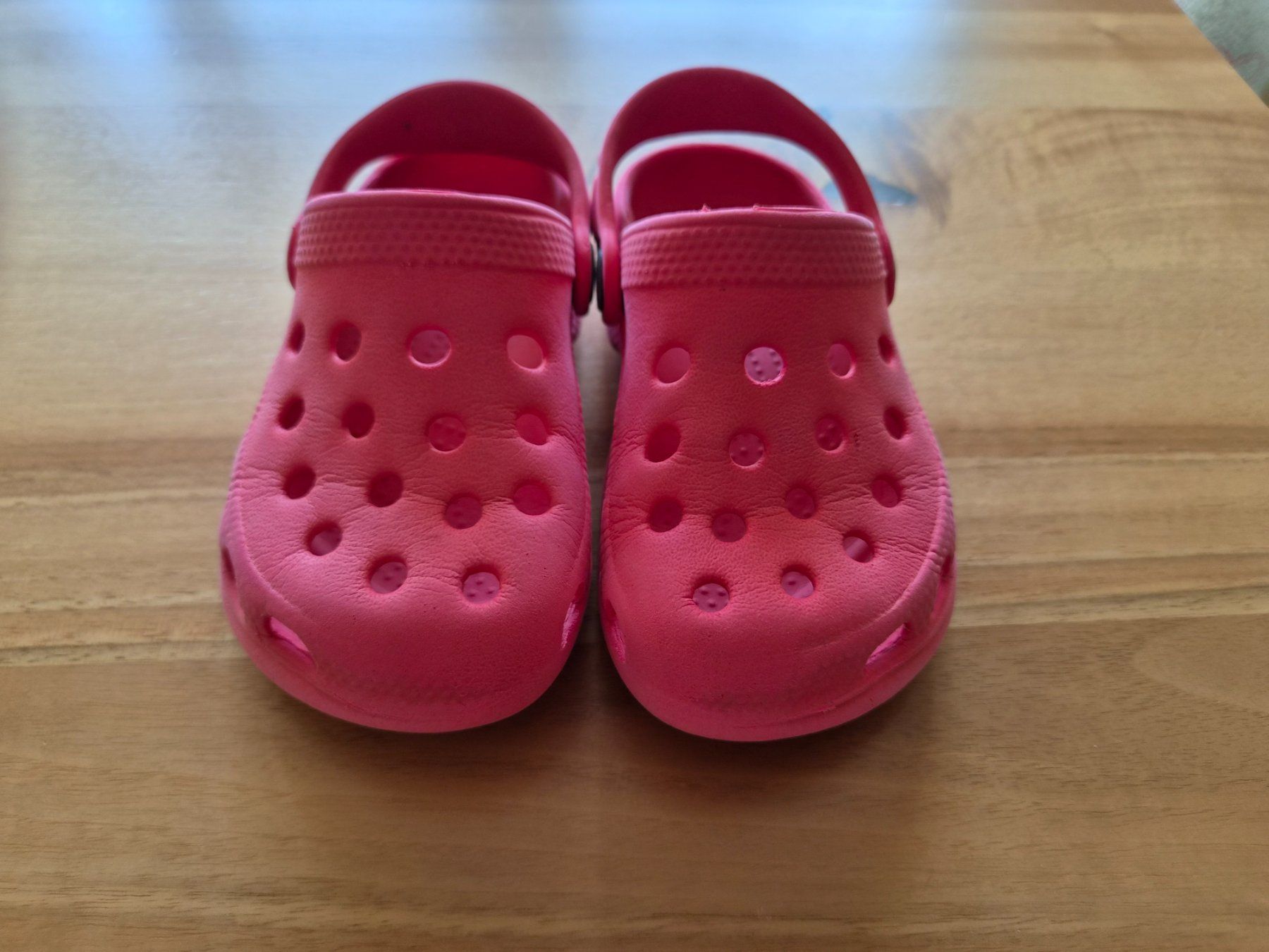 Schuhe für Jungen: Set / 2 Stk. Kinder Clogs Grösse 24 – Gebraucht aus Ibach von urs_sl5h 1