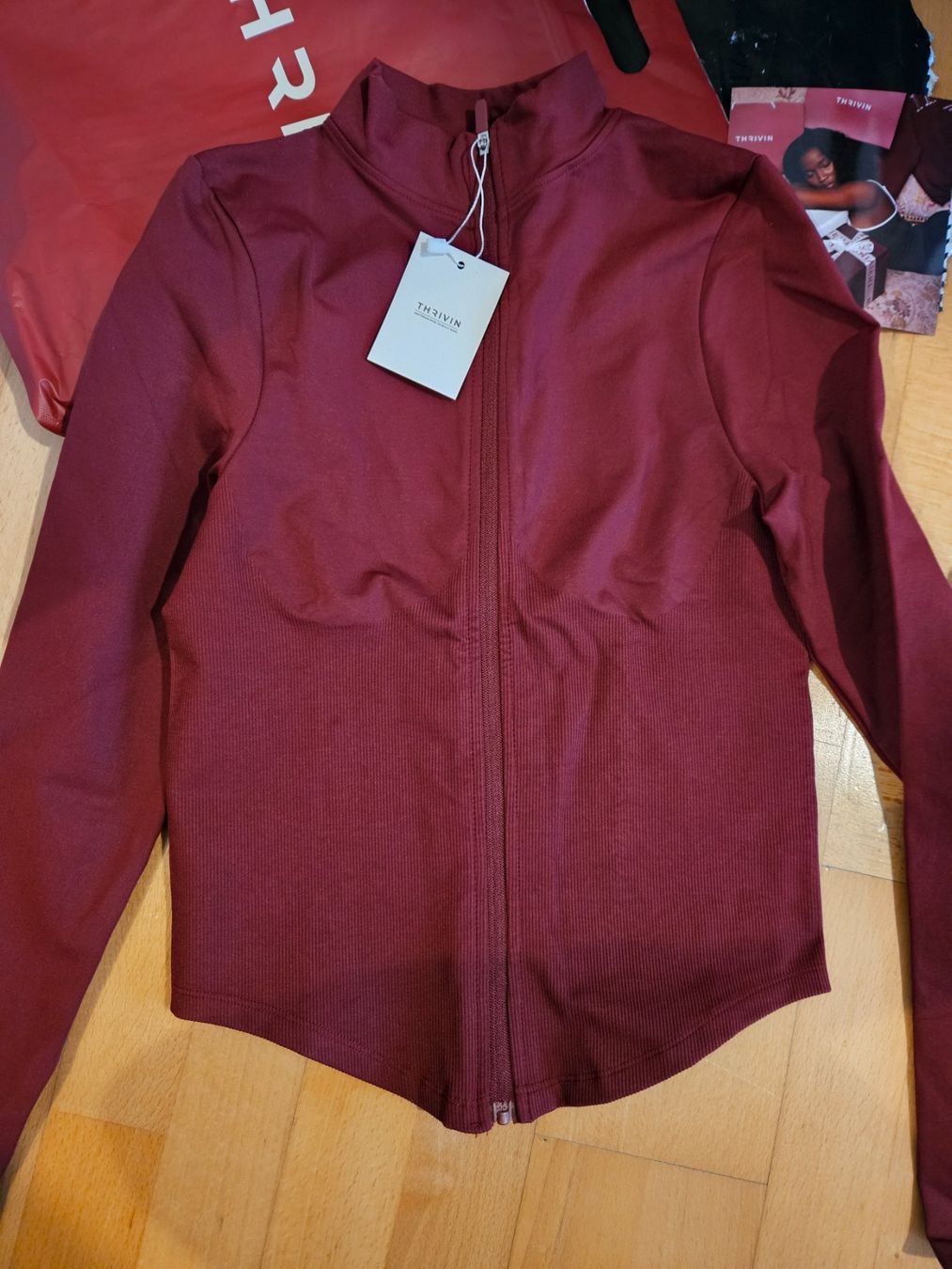 Giacche: THRIVIN/ Elevate Sculpt Shapewear Jacket | Fine Wine Gr S – Usato da Baar venduto da BlackCat_13 2