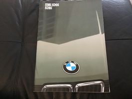 BMW 518i, 520i, 528i Verkaufsprospekt 48 Seiten 2/1982
