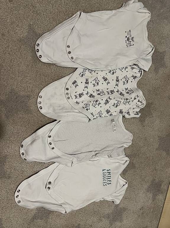 Lotti & Set di vestiti: Kinderkleider 56/62/68 – Usato da Rumlikon venduto da Naoona 1