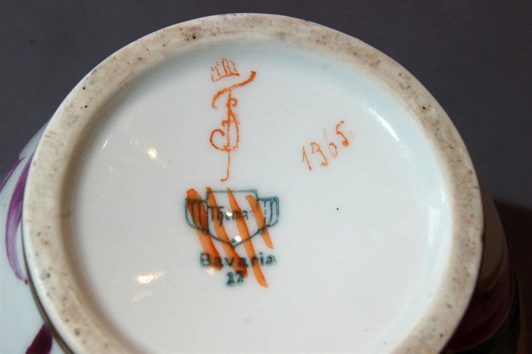 Vasen & Gefässe: Hübsche Bawaria-Vase, signiert, datiert – Gebraucht aus Geroldswil von ARTEFACTO 7