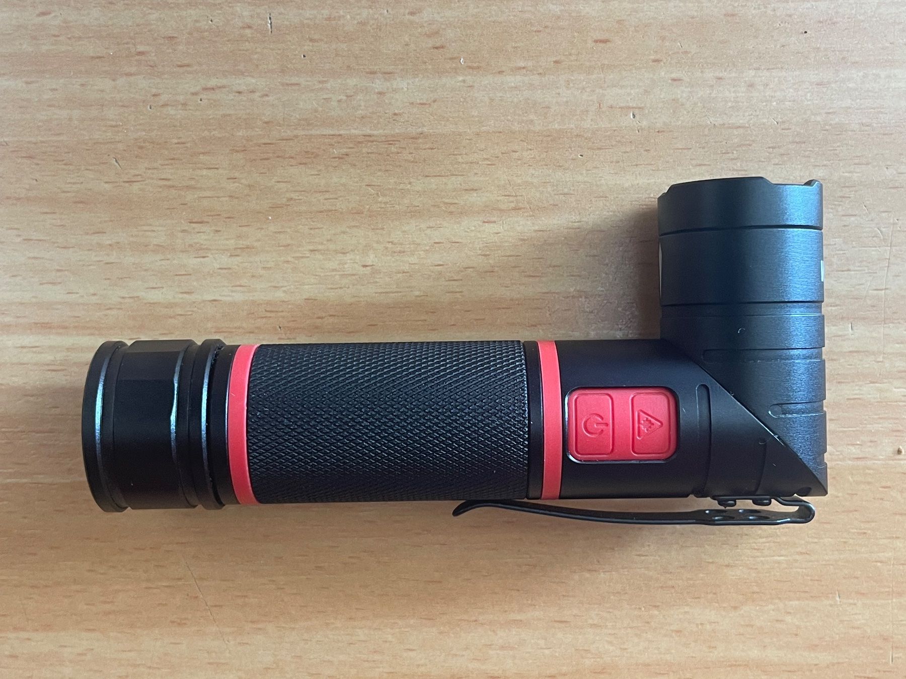 Lampade: Lampe de poche magnétique 4 en 1 – Nuovo e nell'imballaggio originale da La Chaux-de-Fonds venduto da SPAD8248 3