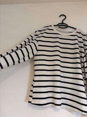 Pull à manches longues rayé blanc et noir, taille M