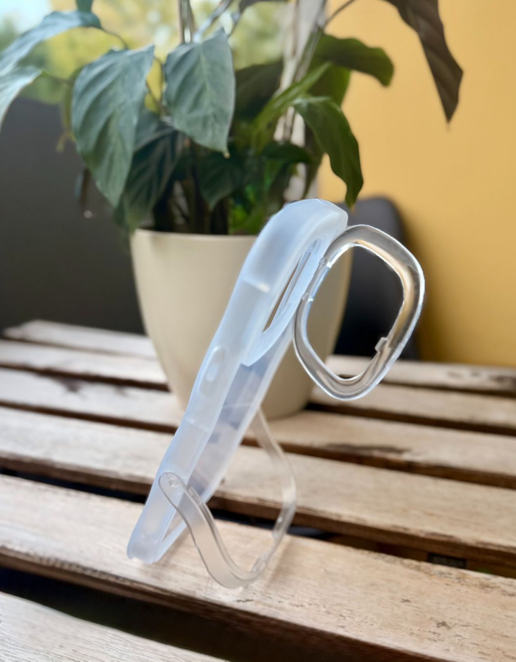 Apple Cover & Protezioni schermo: Coque iPhone 15 Pro Max Transparent 2 Supports + Privacy – Nuovo e nell'imballaggio originale da Thônex venduto da BrYu 1