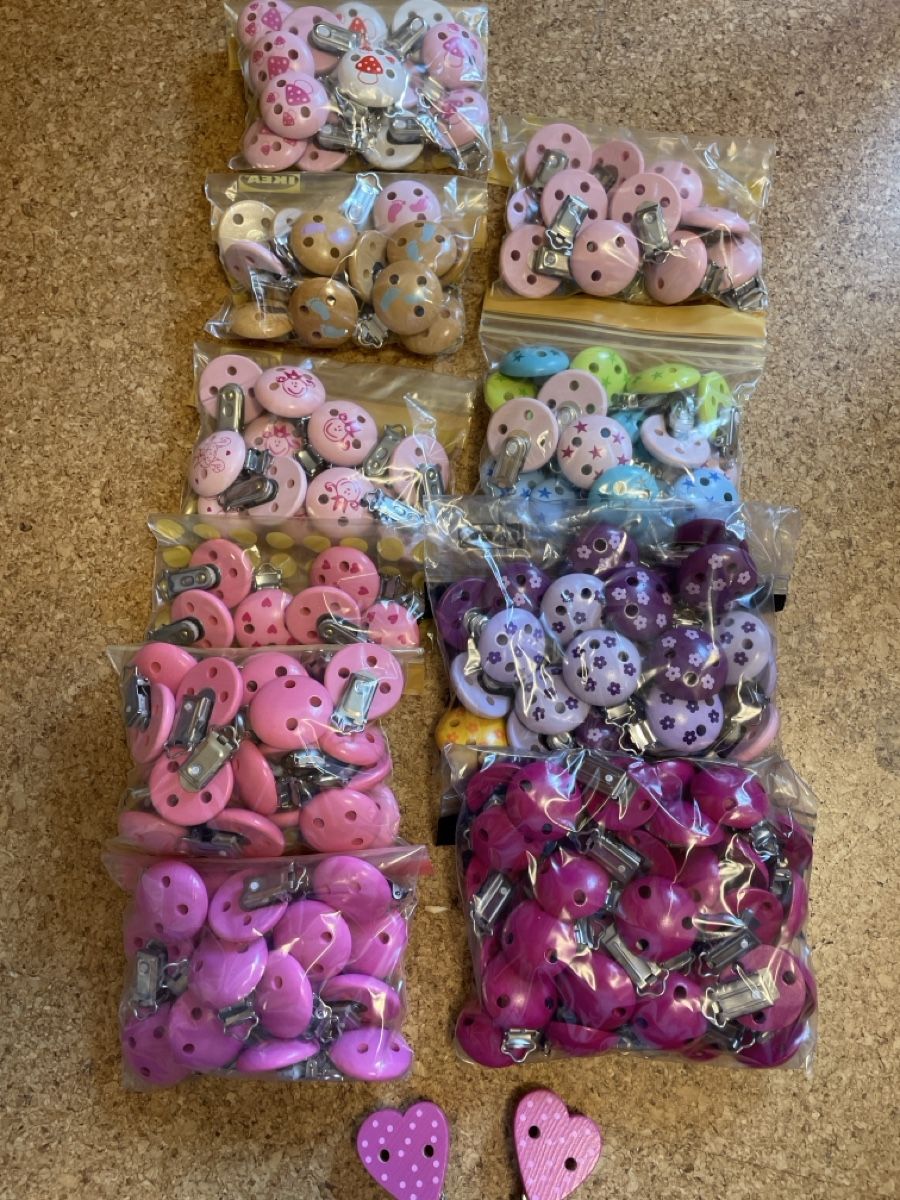 Succhiotti & catenelle porta ciuccio: Schnullerclips Holz Set sortiert verschiedene Farben neu – Nuovo (secondo la descrizione) da Oberegg venduto da rtamara01