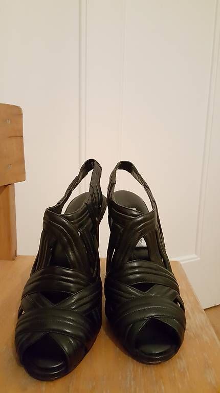 Manolo Blahnik Scarpe da donna: NEU Manolo Blahnik Sandalen Gr. 40 – Nuovo (secondo la descrizione) da Basel venduto da kri_wd99 2