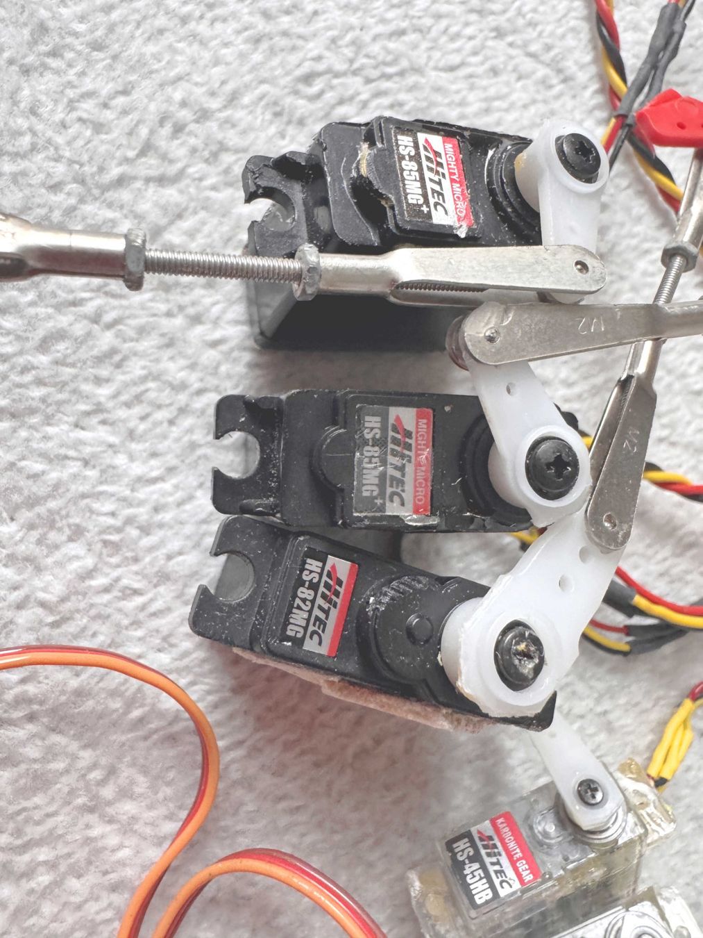 Modellismo RC: RC SERVOS Servo 24stk getestet diverse – Usato da Zürich venduto da Malco0 1