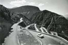 Val d'Anniviers VS  -  les lacets de la route - Auto en 1963