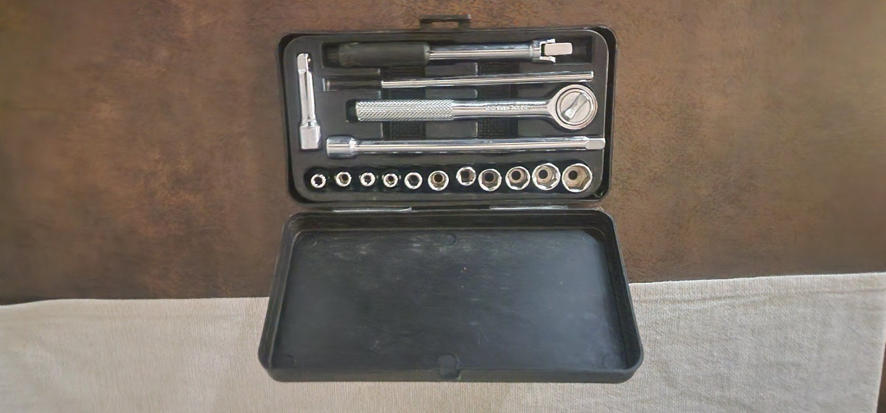 Tous les outils: Boite à outils – D'occasion à Sion par bigornes