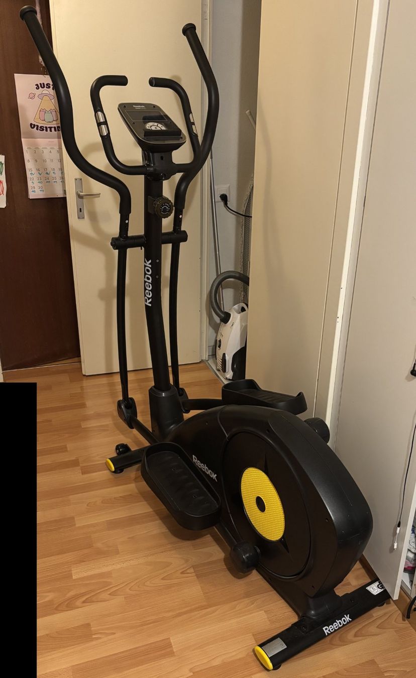 Reebok Hometrainer: Crosstrainer Reebok gebrauchter Zustand – Usato da Olten venduto da Sonjason
