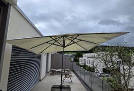 Doppler Pendelschirm 3.0 x 3.0m schwenkbar in alle Richtunge