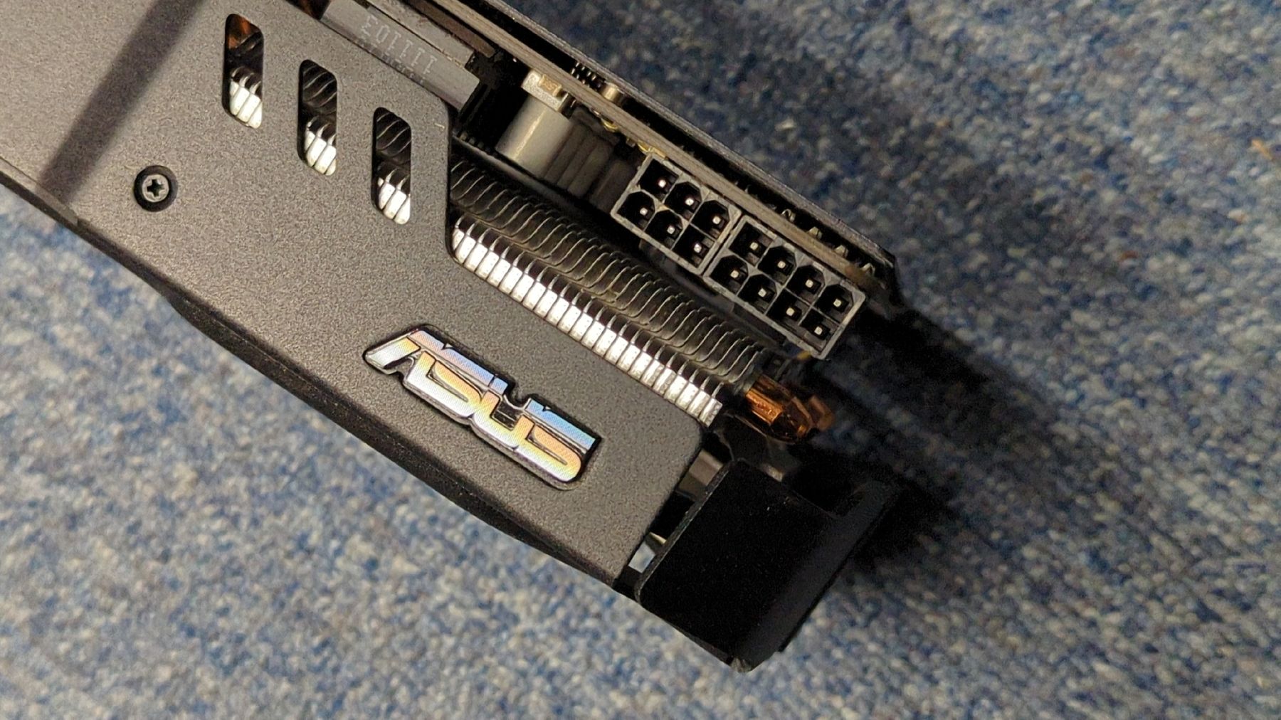 Asus Grafikkarten: ASUS GeForce GTX 570 Grafikkarte – Gebraucht aus Breitenbach von  2