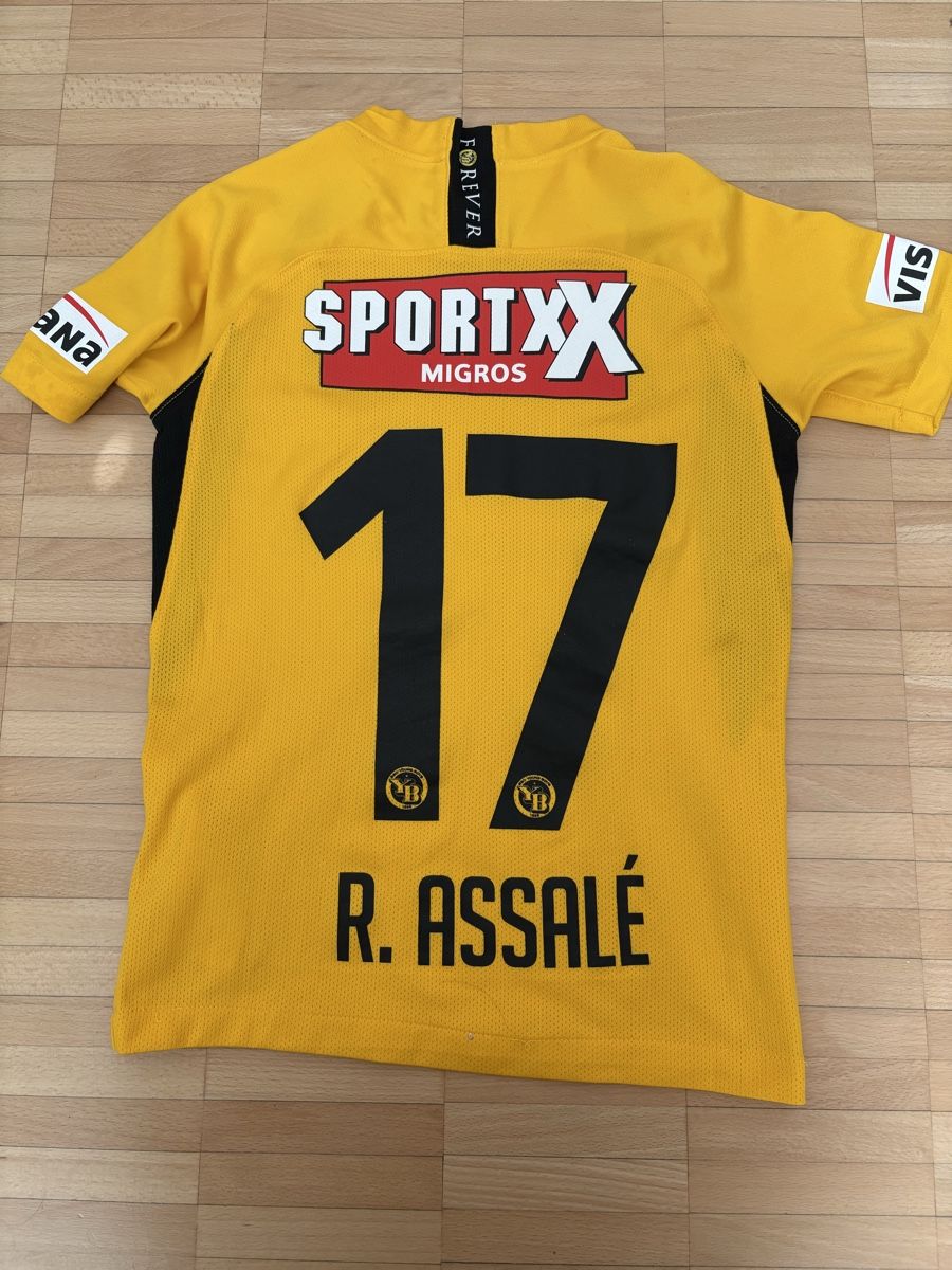 Nike Scarpe, pantaloni & magliette da ginnastica: Kinder Trikot BSC YB – Usato da Burgdorf venduto da Fiischer 1