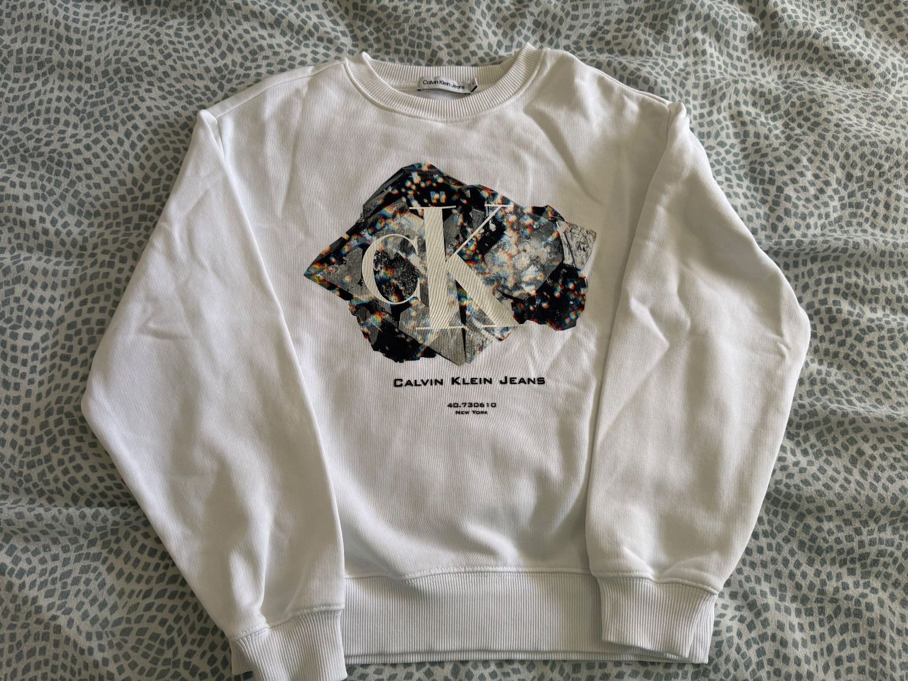 Calvin Klein Maglioni & Felpe: Pull Calvin Klein Jeans blanc imprimé taille 10 ans – Usato da Chatelaine venduto da lae_7h8n