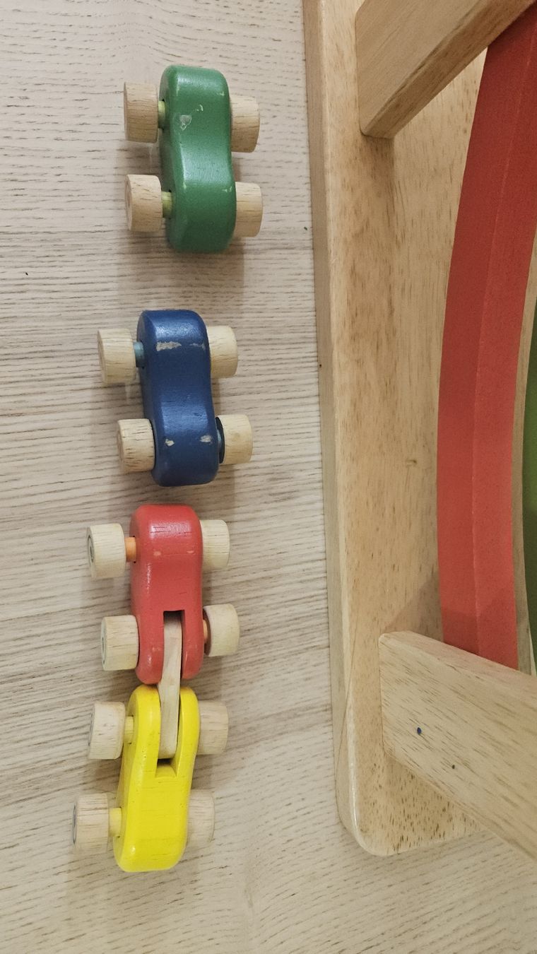 Giocattoli: Autorennbahn aus Holz – Usato da Murten venduto da RYO_RYO 2