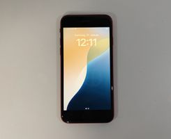 iPhone SE 2020 Rot