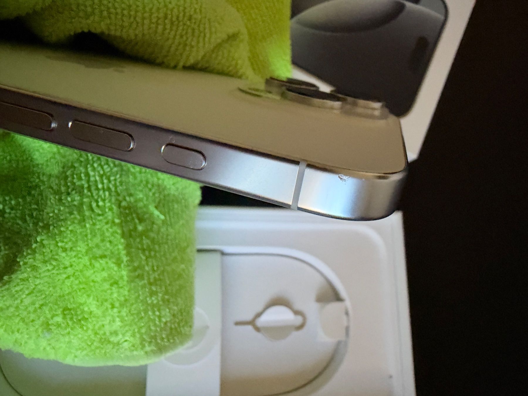 Apple Portables: iPhone 16 Pro Max 256Gb Blanc – D'occasion à Vevey par Bry_dvz6 3