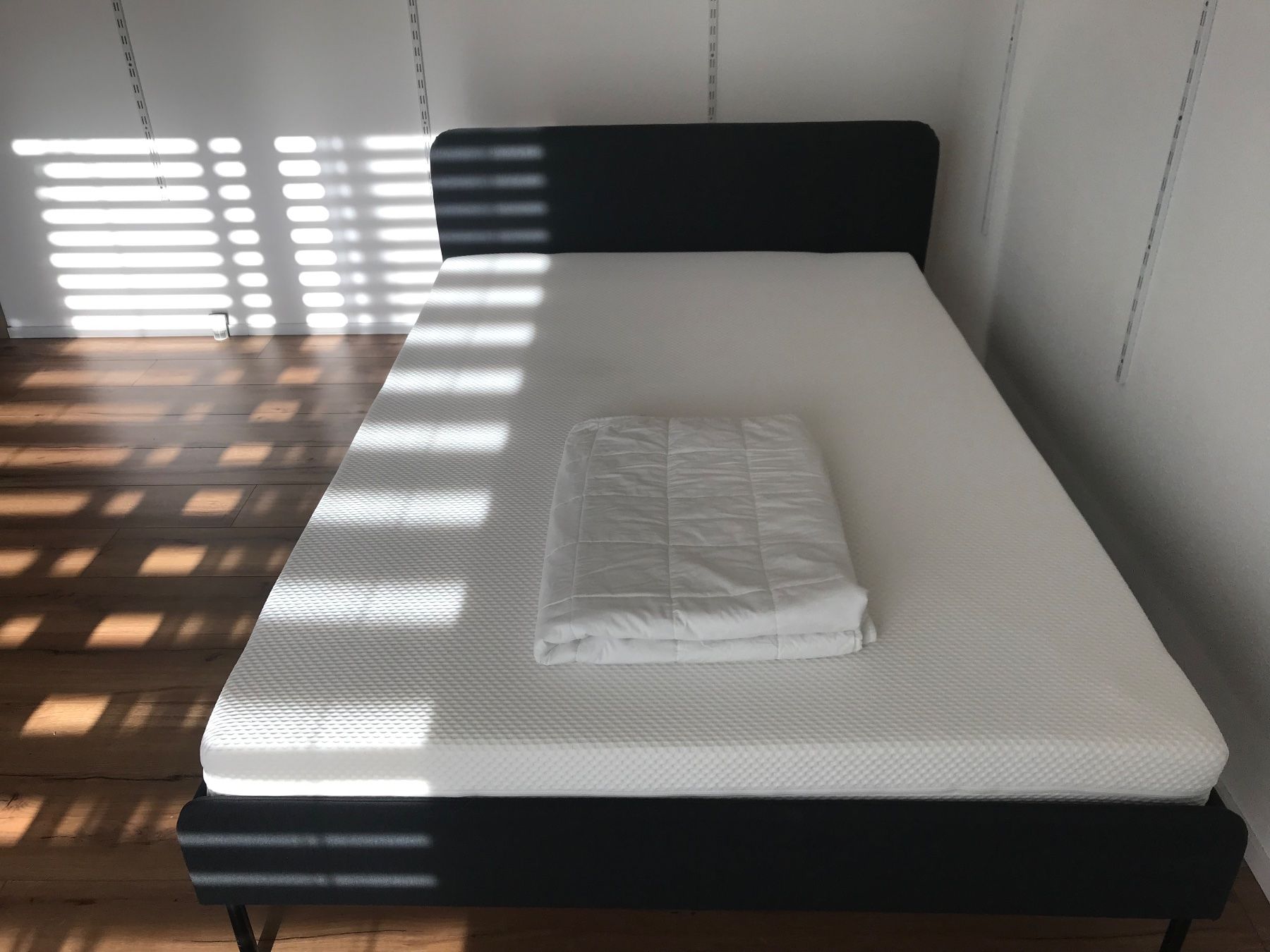 Ikea Betten: Neuwertiges Bett IKEA – Neu (gemäss Beschreibung) aus Erschwil von Freitag1 2