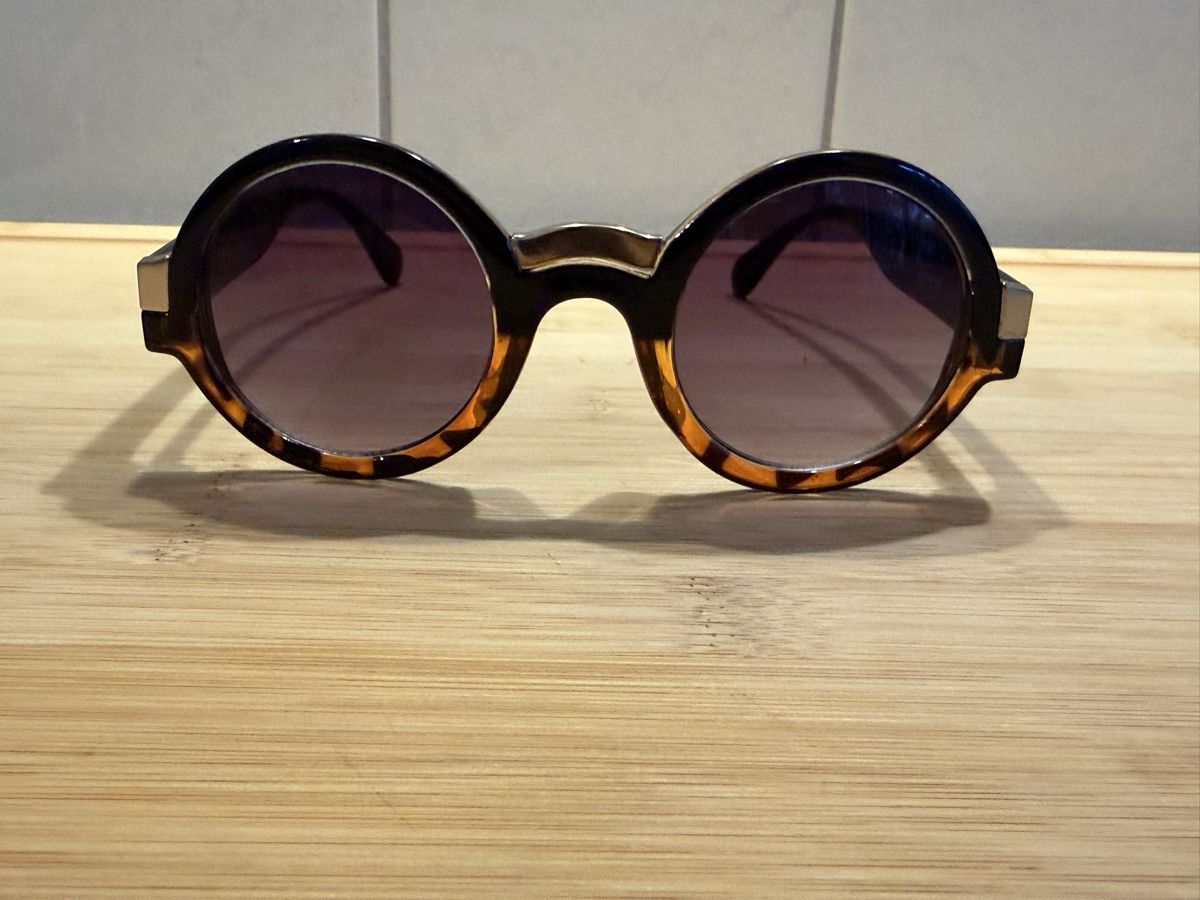 Occhiali & Lenti: Sonnenbrille im Retro Look – Usato da Basel venduto da zukk_