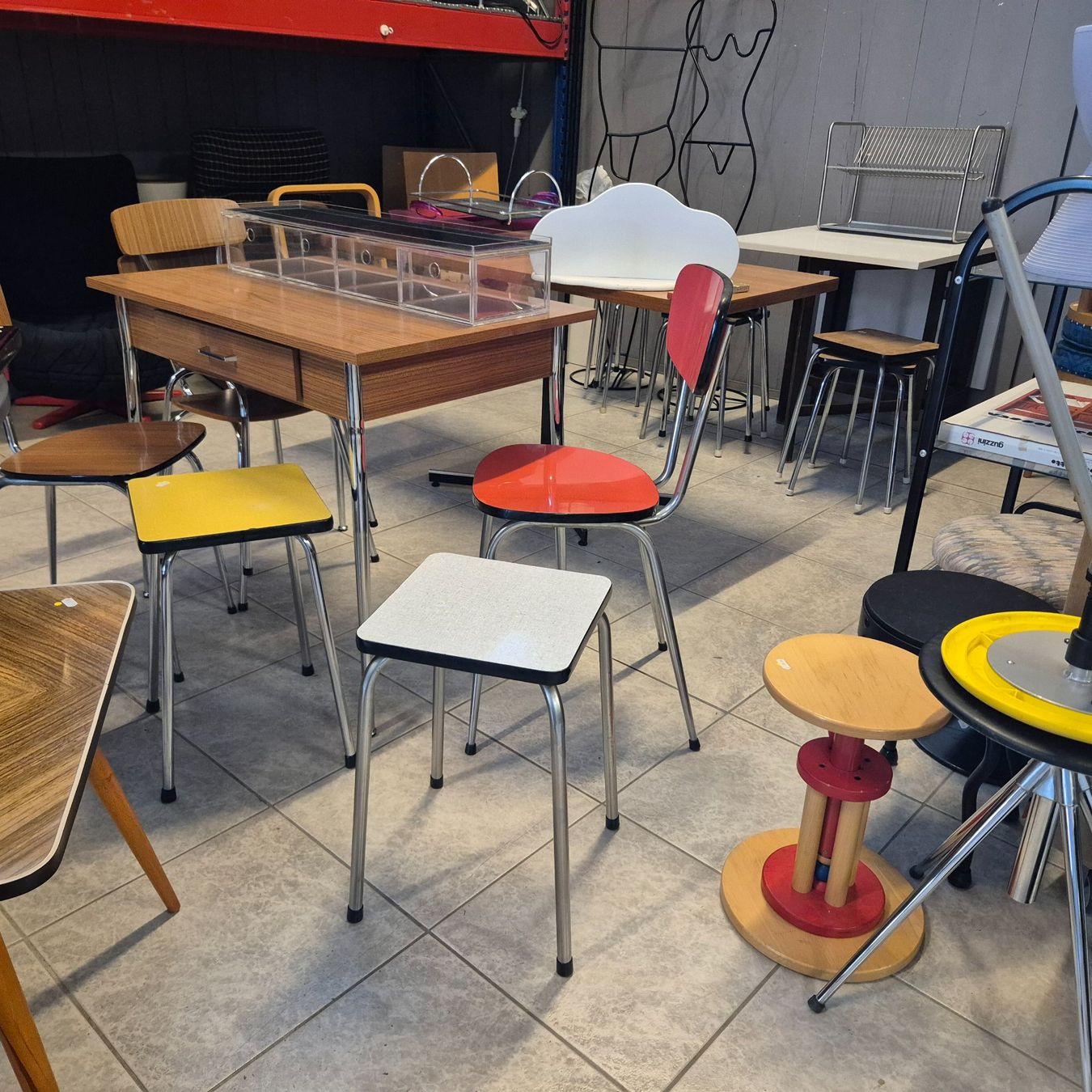 Sgabelli: Kelco Hocker Höcker Küchenhocker Tabouret grau – Usato da Nottwil venduto da Wondewa-Shop 9