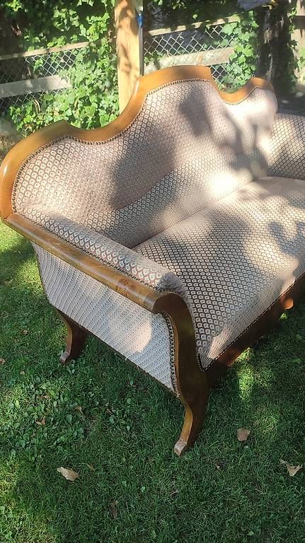 Set di tavolo e panche: Antike tisch, stühle, sofa set – Usato da niederhünigen venduto da Voupfoste 1