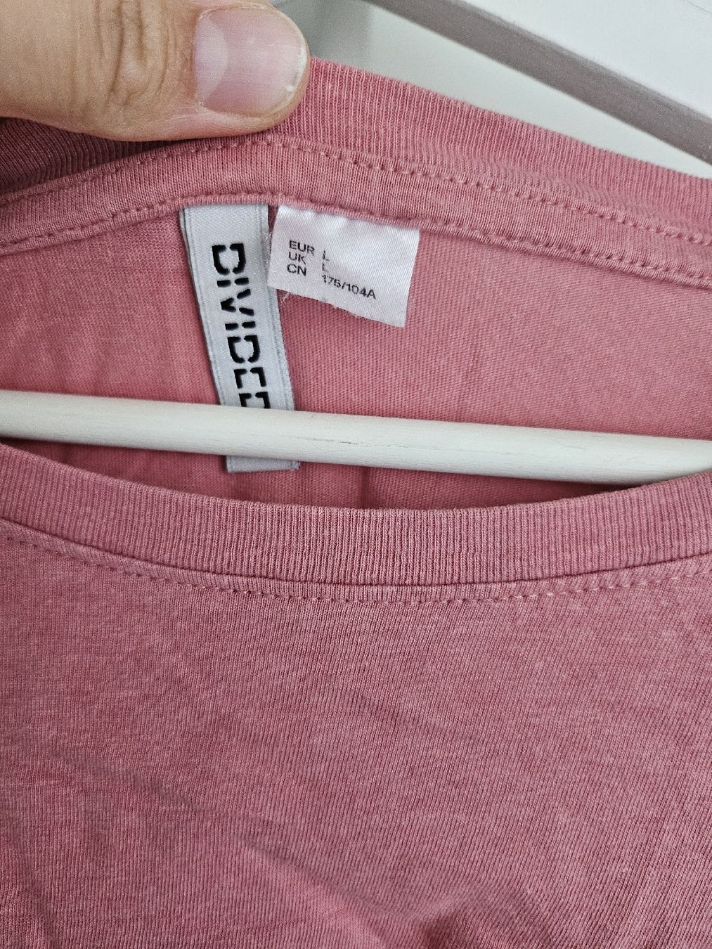 H&M T-shirts: Divided Basic Shirt Love gr.L rosa – D'occasion à Allschwil par na.wi.90 1