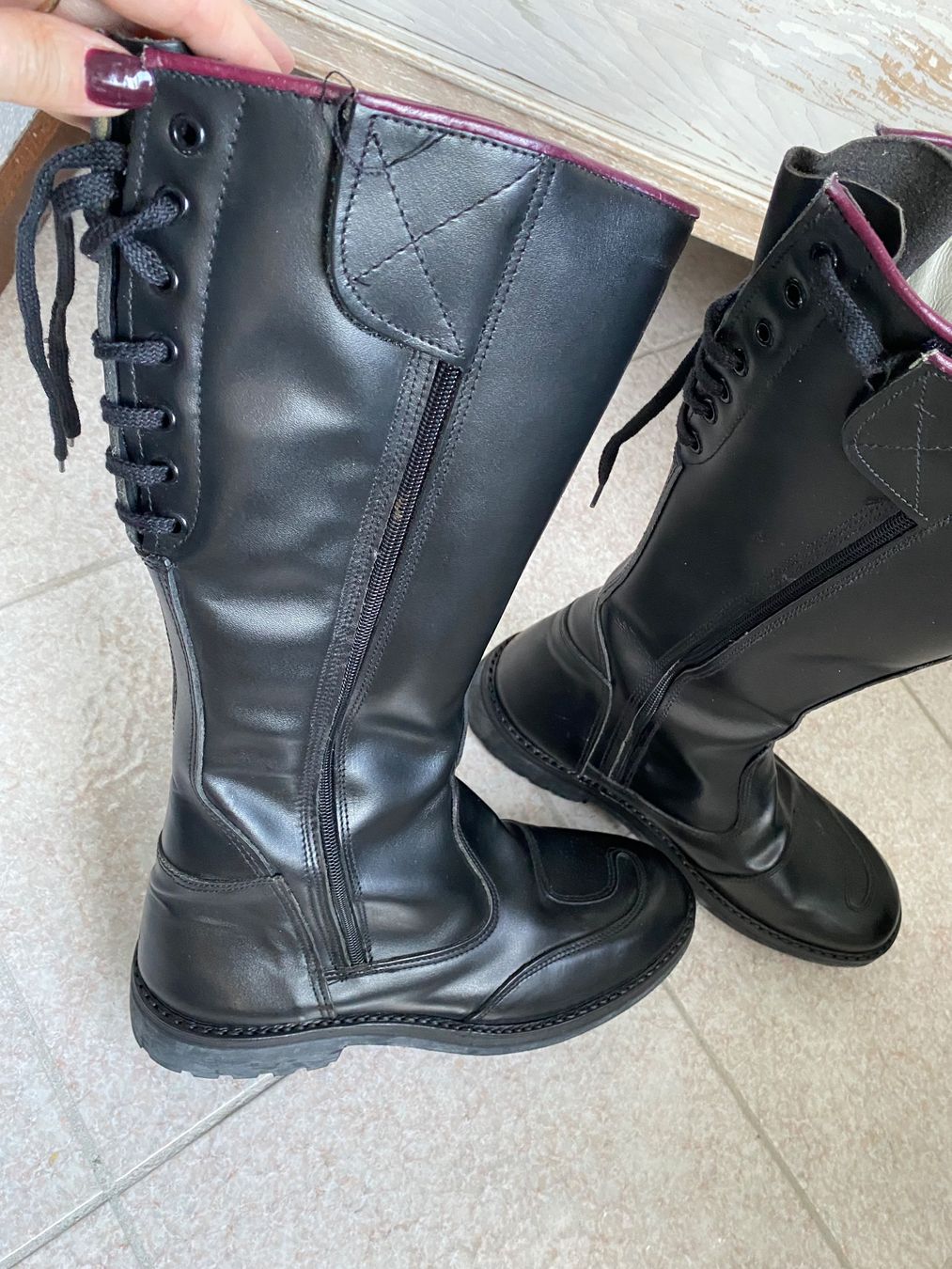 Scarpe da uomo: Neuwertige Leder-/Bikerstiefel Gr. 44 – Nuovo (secondo la descrizione) da Besazio venduto da lionheart63 3