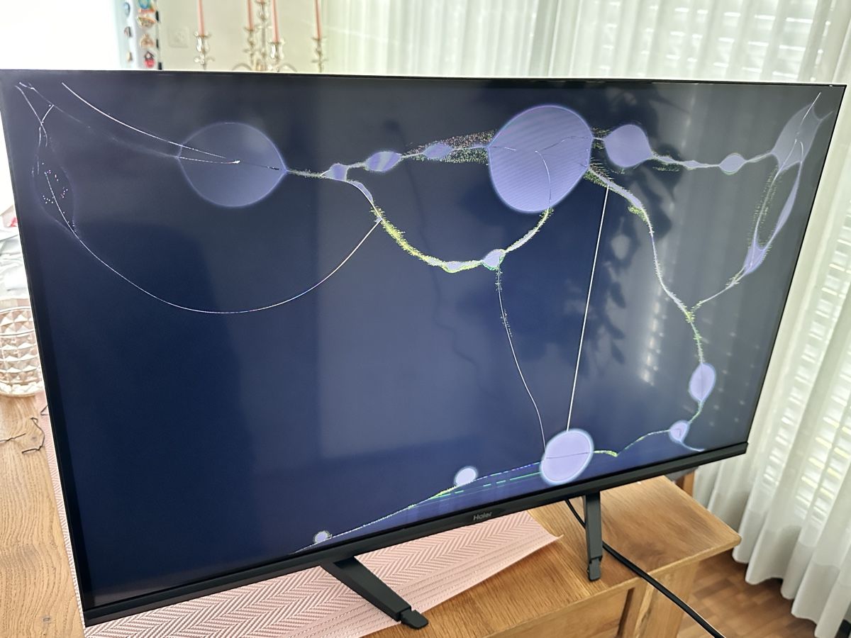 Televisori: Haier qled 32zoll defekt  – Difettoso da Reiden venduto da cefalo