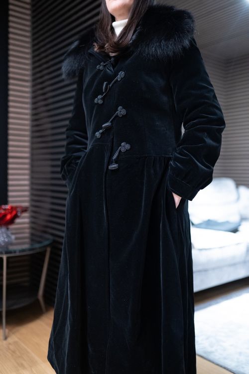 Manteau Noir Fantaisie Drapé Avec Col Volanté - Taille 38/40 - Marque Lilei Créa - NEUF Avec étiquettes