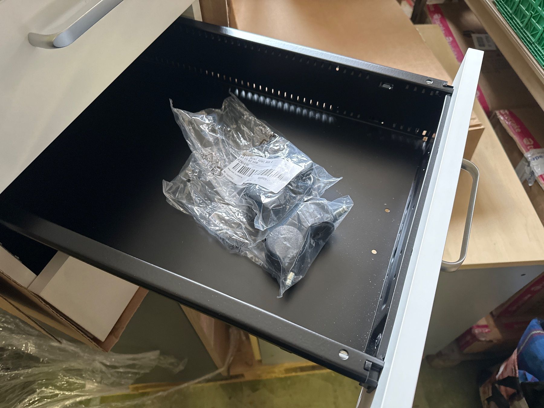 Korpus: neuer Rollcontainer, 4 Schübe, Griff rund, weiss/weiss – Neu (gemäss Beschreibung) aus Necker von liq24 5