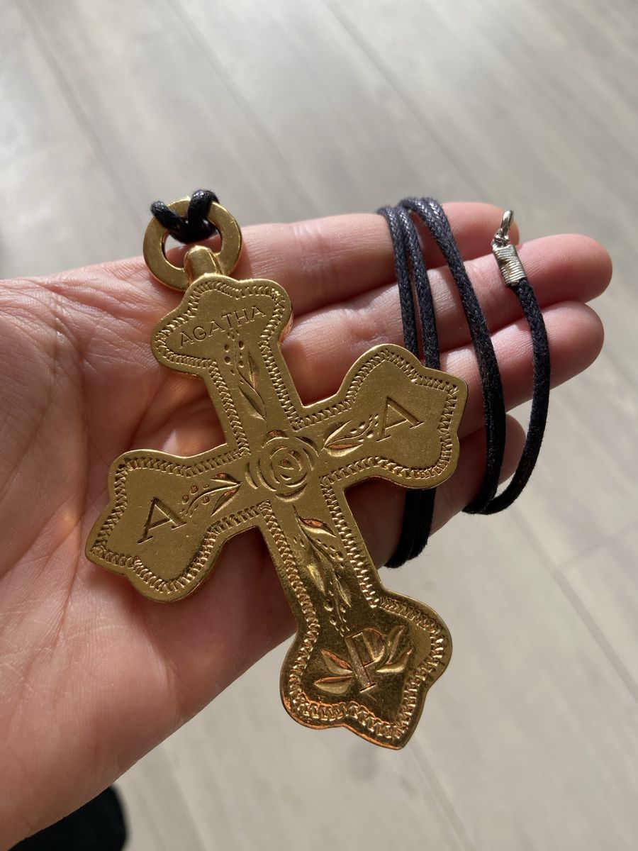 Ciondoli: Pendentif AGATHA avec un cordon – Usato da Montreux venduto da Perledor