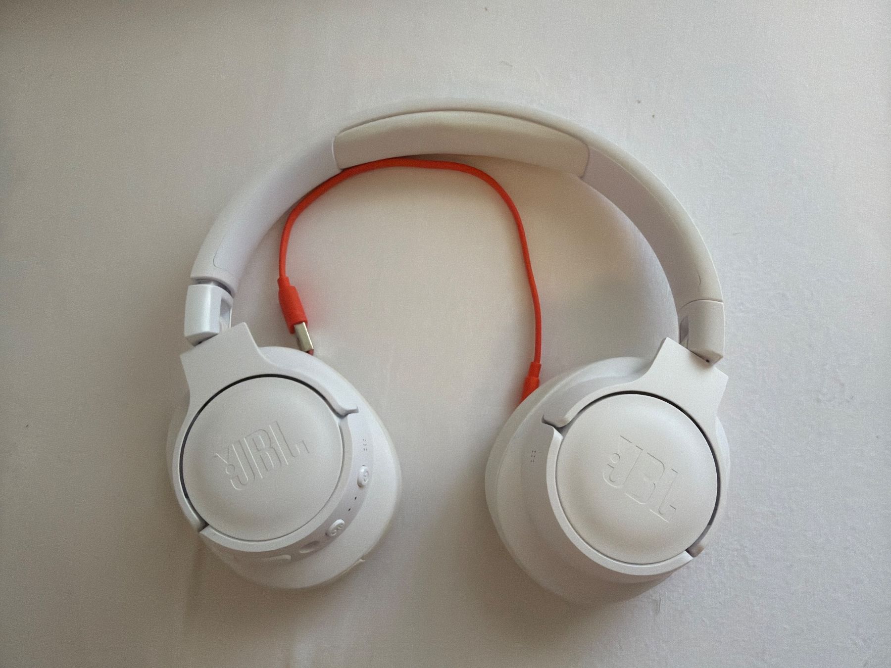 JBL Casques audio: Original JBL Kopfhörer mit Ladekabel – D'occasion à St. Gallen par Anastasia_008