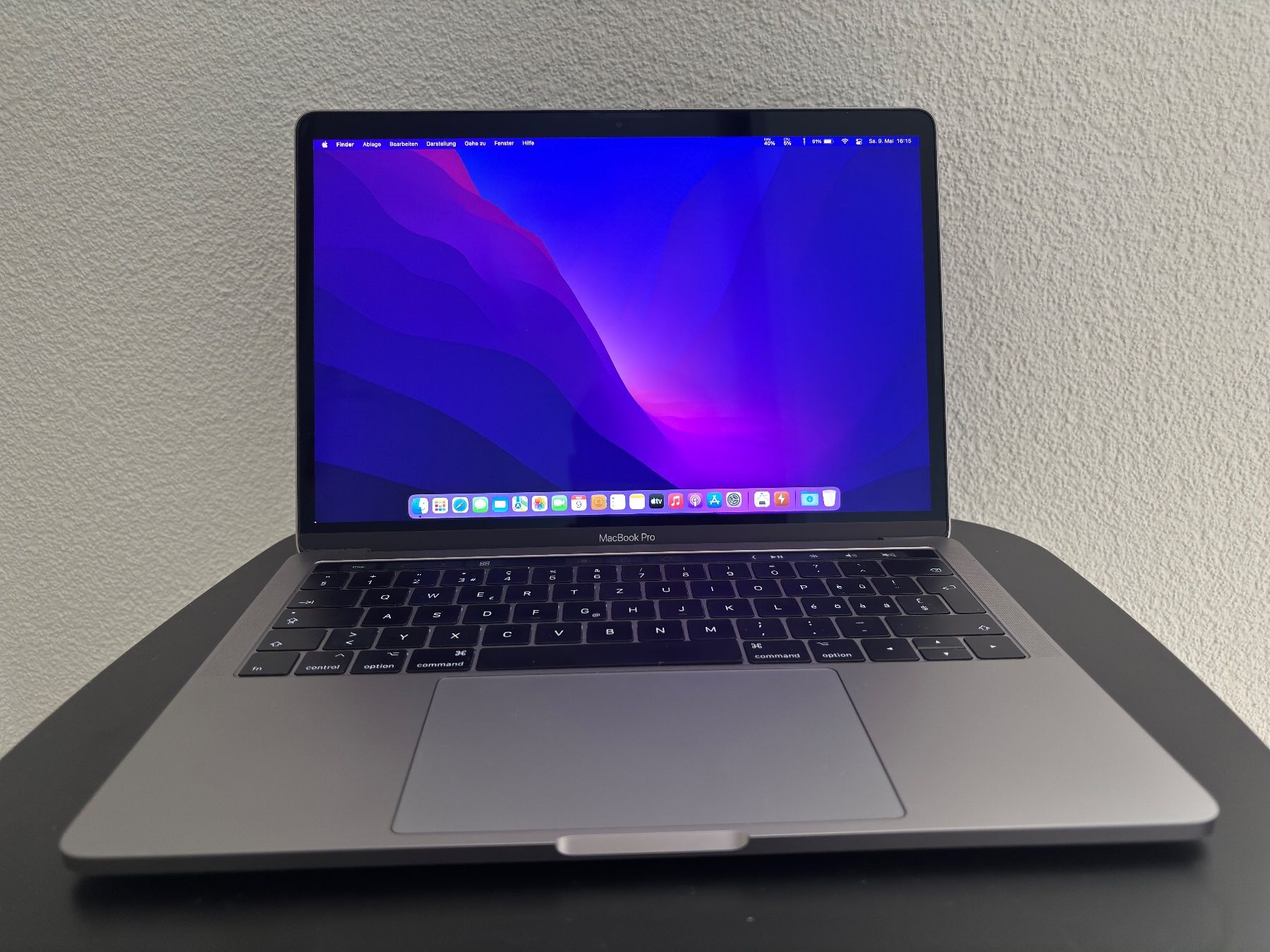 Apple Notebook: MacBook Pro, 13", 512GB SSD, Retina, SpaceGrey, Touch Bar – Difettoso da Wettingen venduto da Jasper73