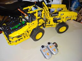 LEGO Technic 42030 VOLVO A25F Kipplaster