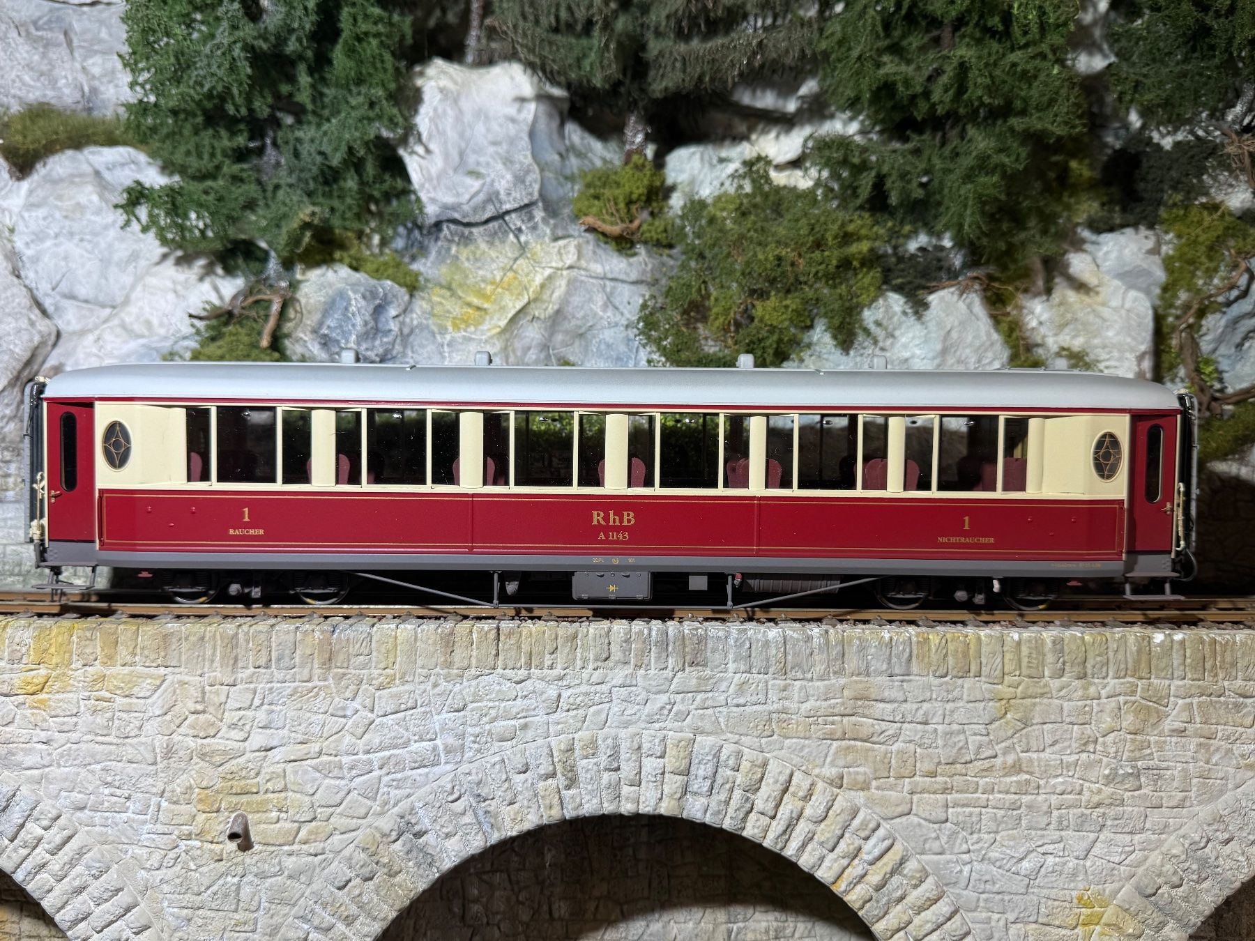 Modellini di ferrovie: Model Rail - Salonzug, Om – Usato da Krummenau venduto da ferrotech 8